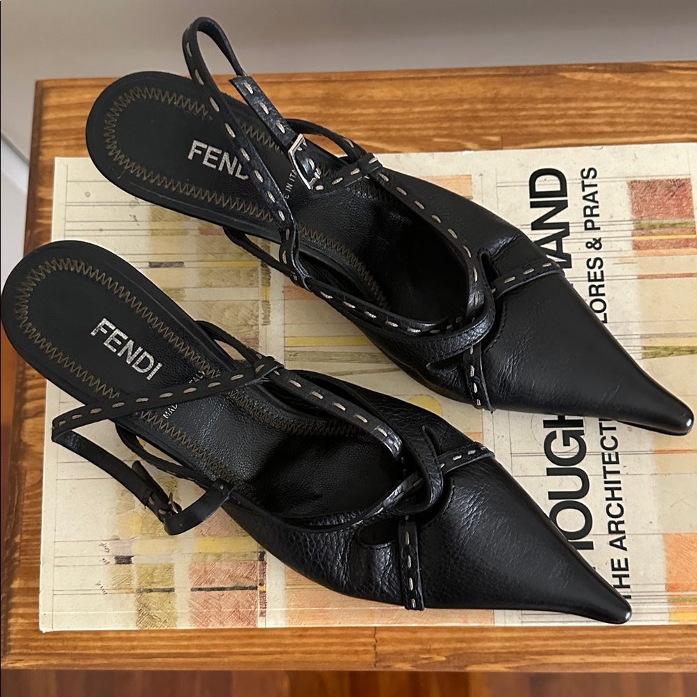 Fendi Pointed toe low heels